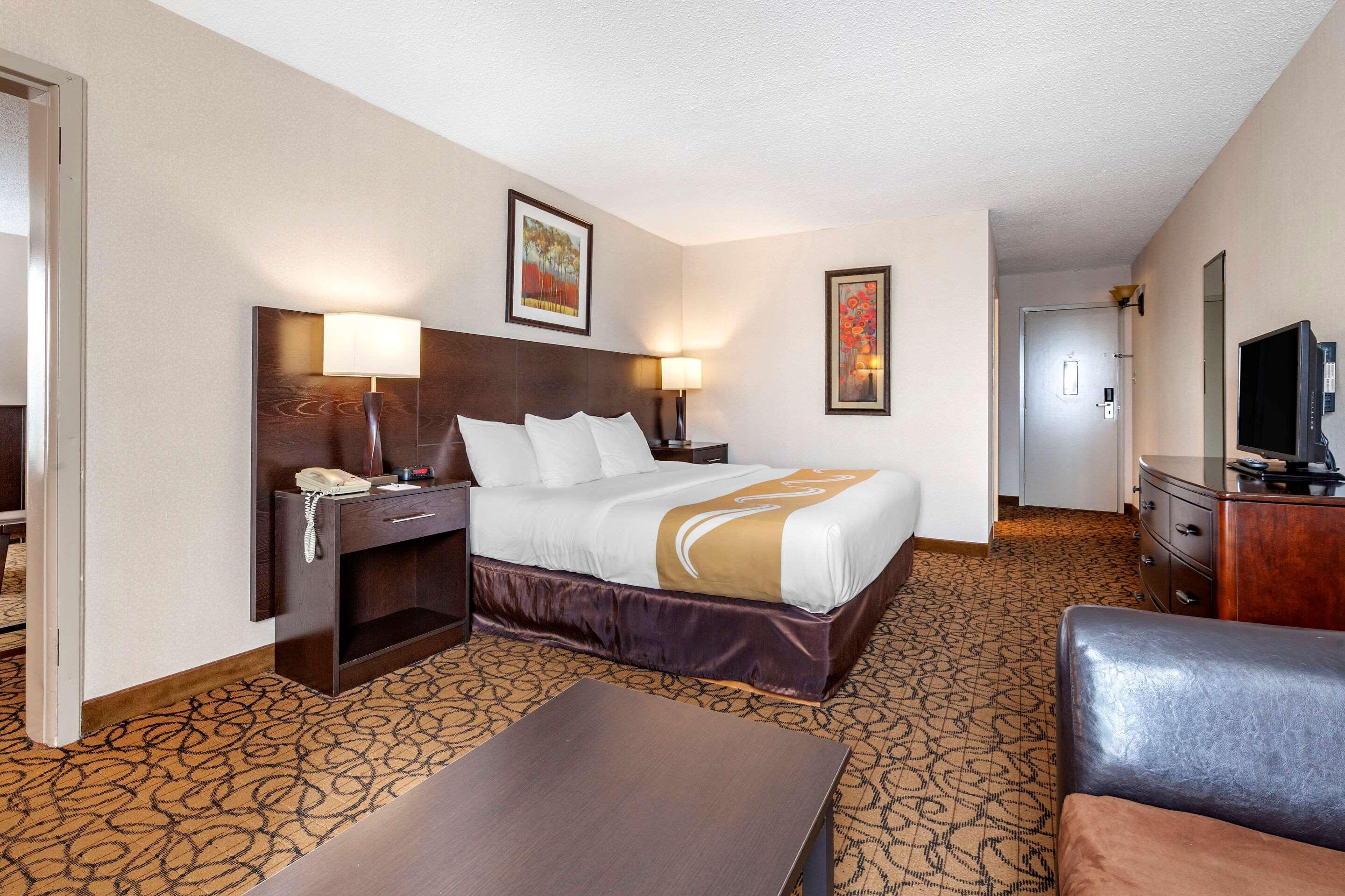 Quality Inn & Suites Escanaba North Exterior photo