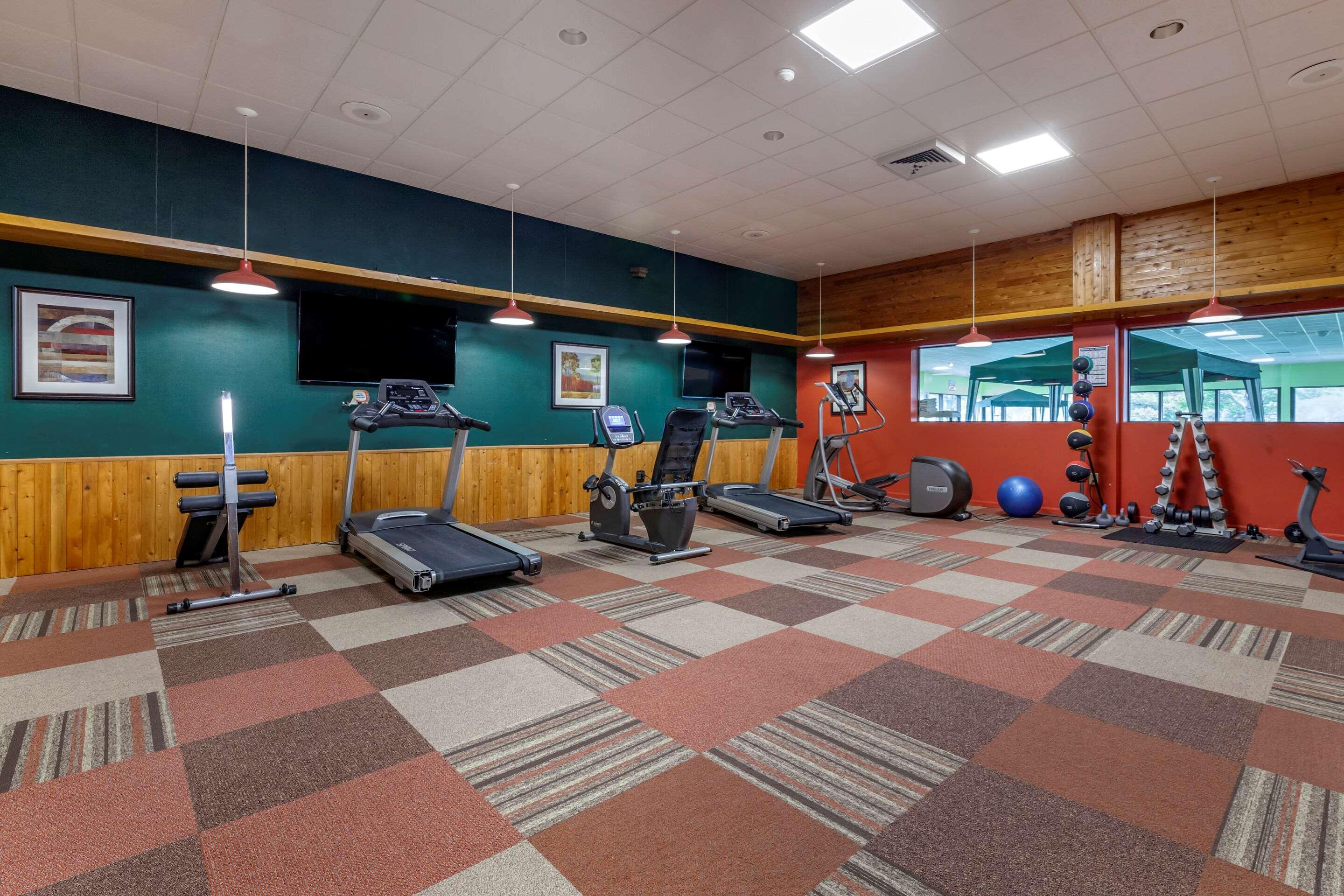 Quality Inn & Suites Escanaba North Exterior photo
